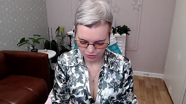 Cutie Erikaa1 online show from January 17, 2:26 am