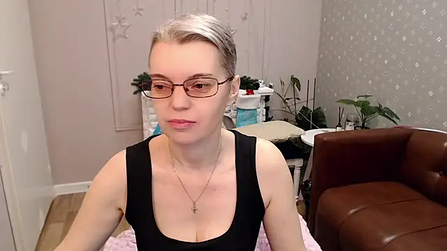 Cutie Erikaa1 online show from January 9, 2:29 am