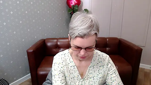 Cutie Erikaa1 online show from April 23, 2:29 am