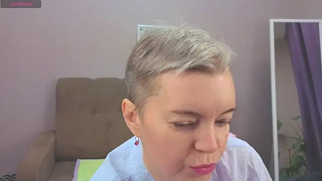 Cutie Erikaa1 online show from December 14, 2:18 am