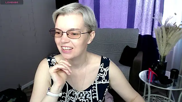 Cutie Erikaa1 online show from May 22, 2:20 am