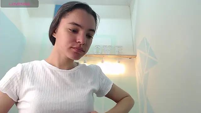 Mia-kalinfa online show from February 21, 1:11 pm