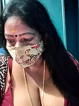 Snapshot of maniisha chatting on February 18, 11:06 am maniisha online show from February 18, 11:06 am