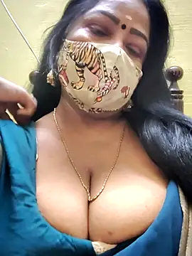 Snapshot of maniisha chatting on October 10, 7:47 pm maniisha online show from October 10, 7:47 pm