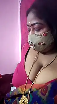 Snapshot of maniisha chatting on February 6, 10:47 am maniisha online show from February 6, 10:47 am