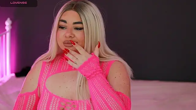 Snapshot of MissLilaa chatting on December 20, 4:46 pm MissLilaa online show from December 20, 4:46 pm