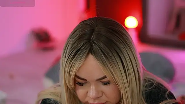 Snapshot of MissLilaa chatting on March 20, 10:07 pm MissLilaa online show from March 20, 10:07 pm