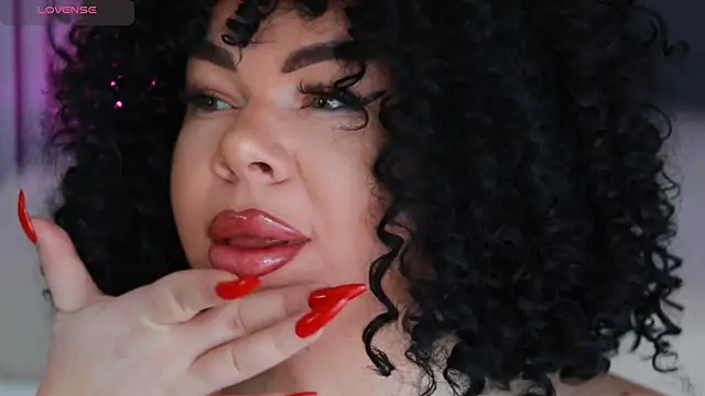 Snapshot of MissLilaa chatting on January 12, 9:40 am MissLilaa online show from January 12, 9:40 am