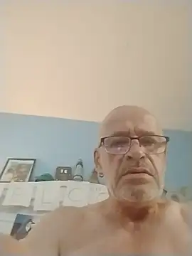 Snapshot of geilerschwanz64 chatting on June 26, 10:21 am geilerschwanz64 online show from June 26, 10:21 am