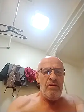 geilerschwanz64 online show from November 6, 6:39 am