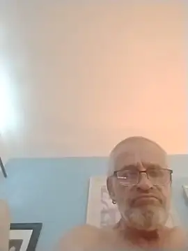 geilerschwanz64 online show from May 29, 9:54 pm