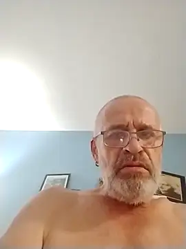 geilerschwanz64 online show from September 26, 8:43 am