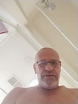 Snapshot of geilerschwanz64 chatting on June 29, 9:47 pm geilerschwanz64 online show from June 29, 9:47 pm