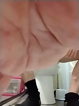 geilerschwanz64 online show from December 19, 2:04 am