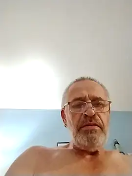 geilerschwanz64 online show from October 29, 10:42 pm