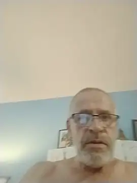 Snapshot of geilerschwanz64 chatting on July 17, 7:11 pm geilerschwanz64 online show from July 17, 7:11 pm