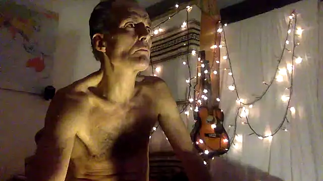 TowaFreespirit online show from December 13, 11:17 pm