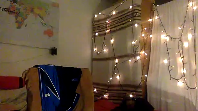 TowaFreespirit online show from December 4, 9:40 pm