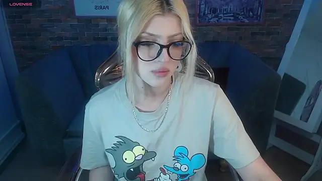 Snapshot of Kitty_fox_b chatting on March 10, 12:49 pm Kitty fox b online show from March 10, 12:49 pm