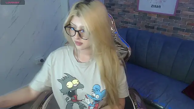 Snapshot of Kitty_fox_b chatting on March 10, 3:52 pm Kitty fox b online show from March 10, 3:52 pm