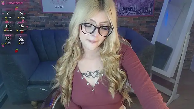 Snapshot of Kitty_fox_b chatting on March 6, 12:52 pm Kitty fox b online show from March 6, 12:52 pm
