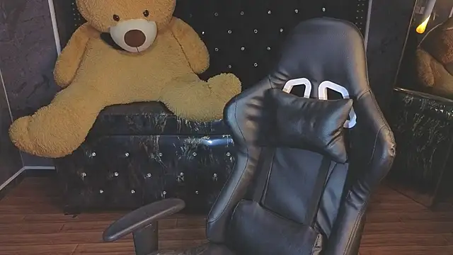 Kitty fox b online show from November 14, 12:53 pm