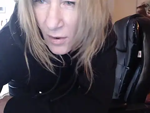 BettyDavisX online show from February 11, 10:39 pm