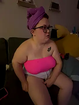 Tallulah-mae-xoxox online show from September 14, 6:30 pm