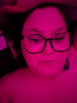 Snapshot of Tallulah-mae-xoxox chatting on March 30, 12:01 am Tallulah-mae-xoxox online show from March 30, 12:01 am