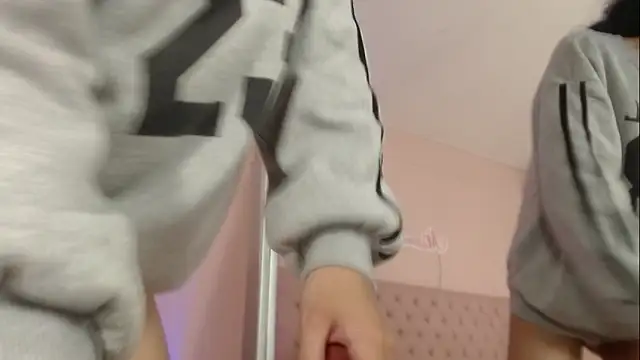 Snapshot of alice_sofia chatting on November 17, 1:26 pm alice sofia online show from November 17, 1:26 pm