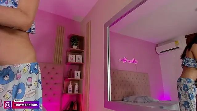 Snapshot of alice_sofia chatting on July 17, 12:57 pm alice sofia online show from July 17, 12:57 pm