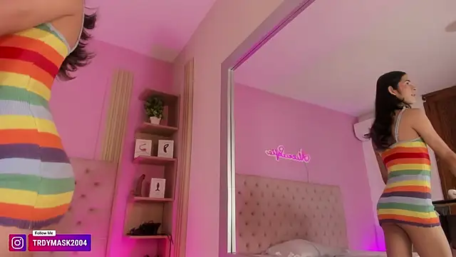Snapshot of alice_sofia chatting on June 25, 12:43 pm alice sofia online show from June 25, 12:43 pm