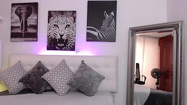 Snapshot of valery-rivas chatting on November 4, 7:39 pm valery-rivas online show from November 4, 7:39 pm