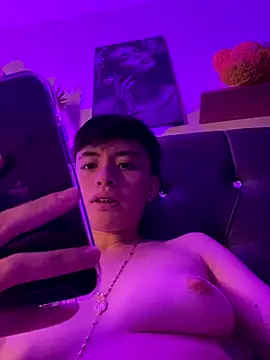 Snapshot of nico_18x chatting on November 20, 3:18 am nico 18x online show from November 20, 3:18 am