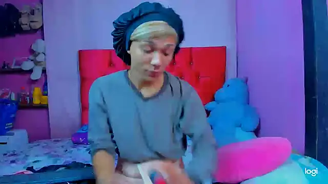 StassieBell online show from February 21, 7:10 am