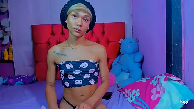 StassieBell online show from February 12, 5:51 am