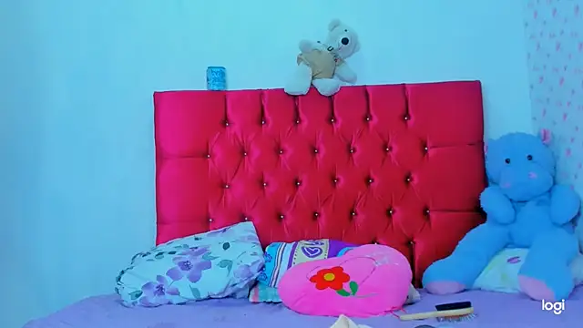 StassieBell online show from January 12, 4:08 am