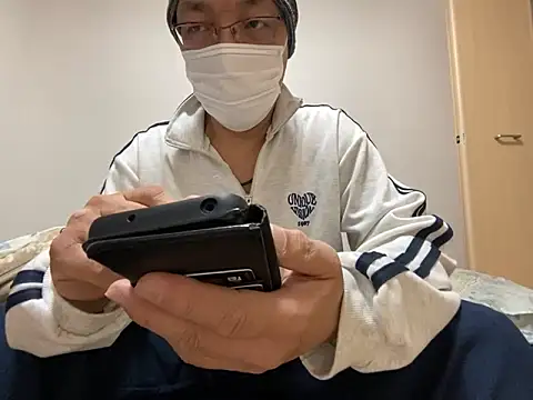 Snapshot of Grandpa29hijii chatting on January 19, 3:10 pm Grandpa29hijii online show from January 19, 3:10 pm
