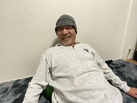 Snapshot of Grandpa29hijii chatting on March 3, 1:23 pm Grandpa29hijii online show from March 3, 1:23 pm