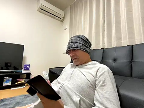 Grandpa29hijii online show from November 30, 1:23 pm