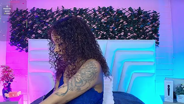 Triipsy online show from February 19, 8:28 pm