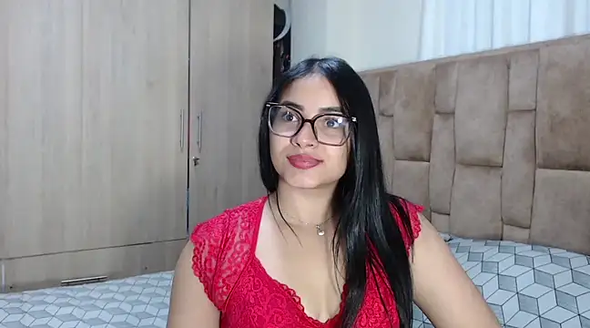 aleejhandraa online show from February 19, 3:49 pm