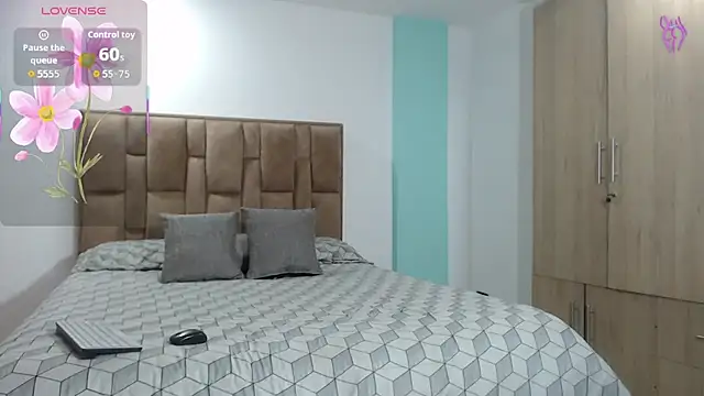 aleejhandraa online show from November 11, 9:31 pm