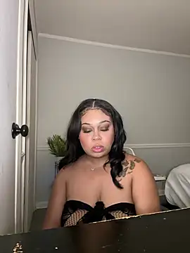 camiliaskye online show from February 8, 4:32 am