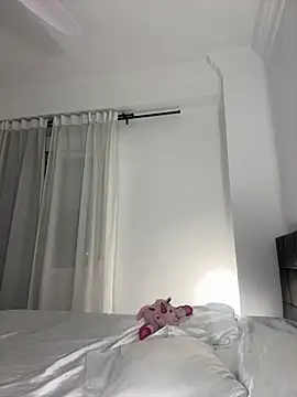 IamCrystal2 online show from April 5, 2:18 am