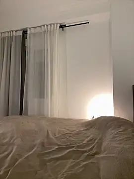 Snapshot of IamCrystal2 chatting on November 25, 12:33 am IamCrystal2 online show from November 25, 12:33 am