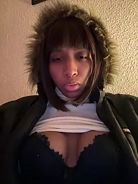 Snapshot of IamCrystal2 chatting on January 14, 9:20 pm IamCrystal2 online show from January 14, 9:20 pm