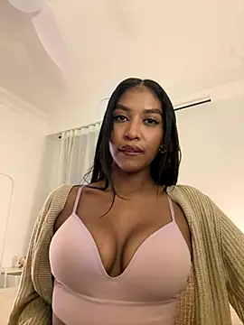 Snapshot of IamCrystal2 chatting on December 3, 12:12 am IamCrystal2 online show from December 3, 12:12 am