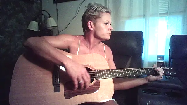 Snapshot of jadegilf1 chatting on May 22, 8:40 pm jadegilf1 online show from May 22, 8:40 pm