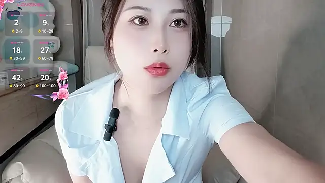 Snapshot of Blossom-666 chatting on September 12, 4:51 pm Blossom-666 online show from September 12, 4:51 pm